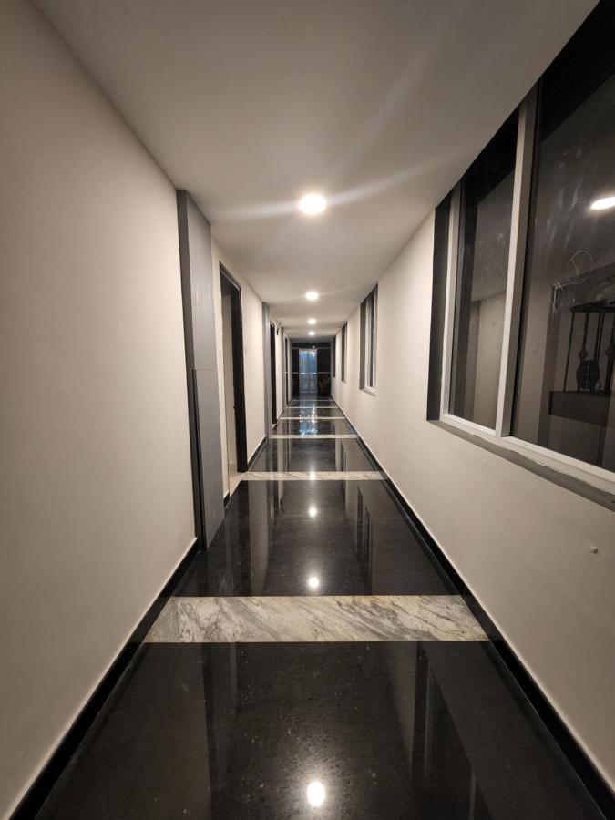 Hotel Park Raama Tirupati Exteriör bild