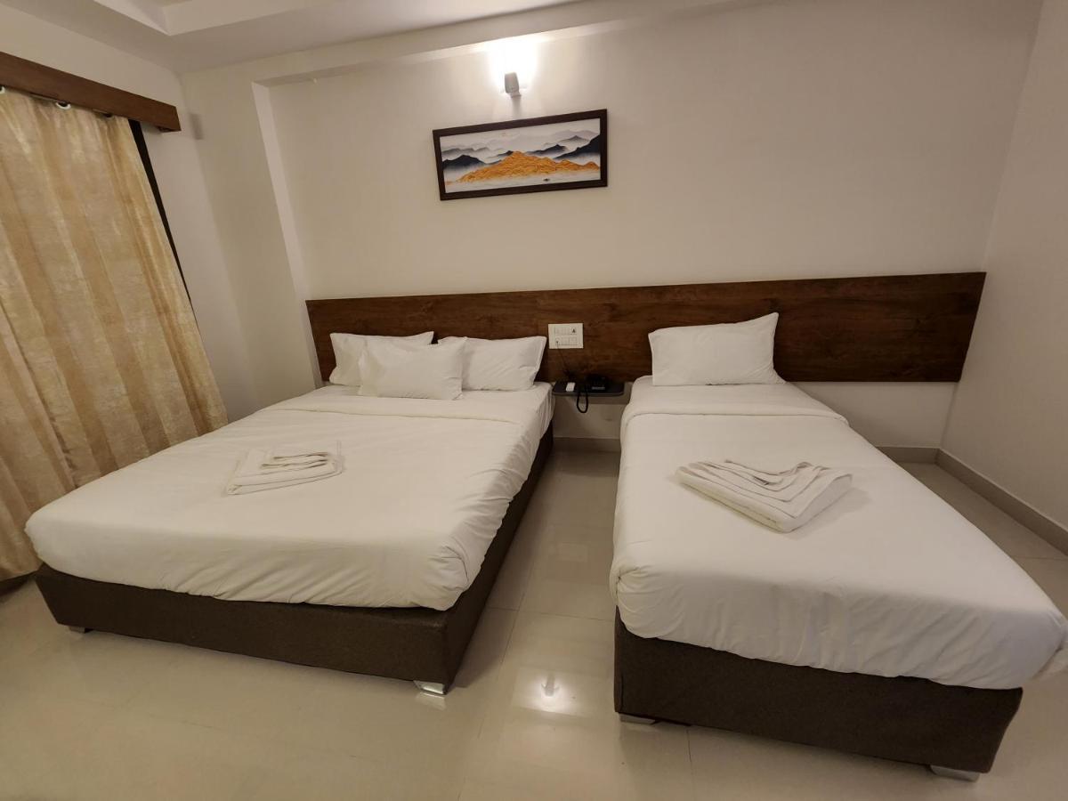 Hotel Park Raama Tirupati Exteriör bild